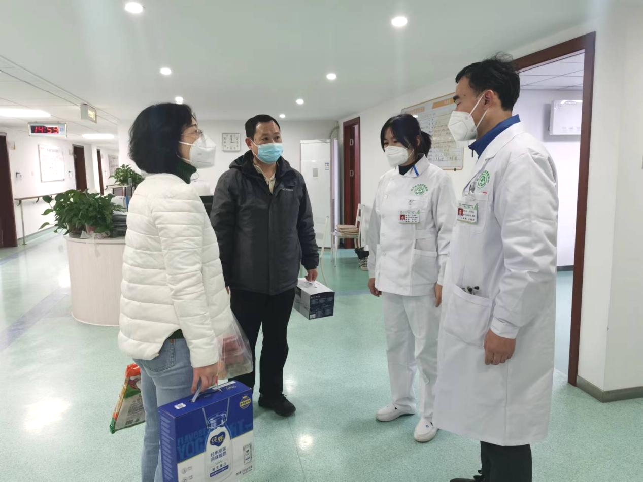 四川省康复辅具技术服务中心工会 走访慰问一线医务人员