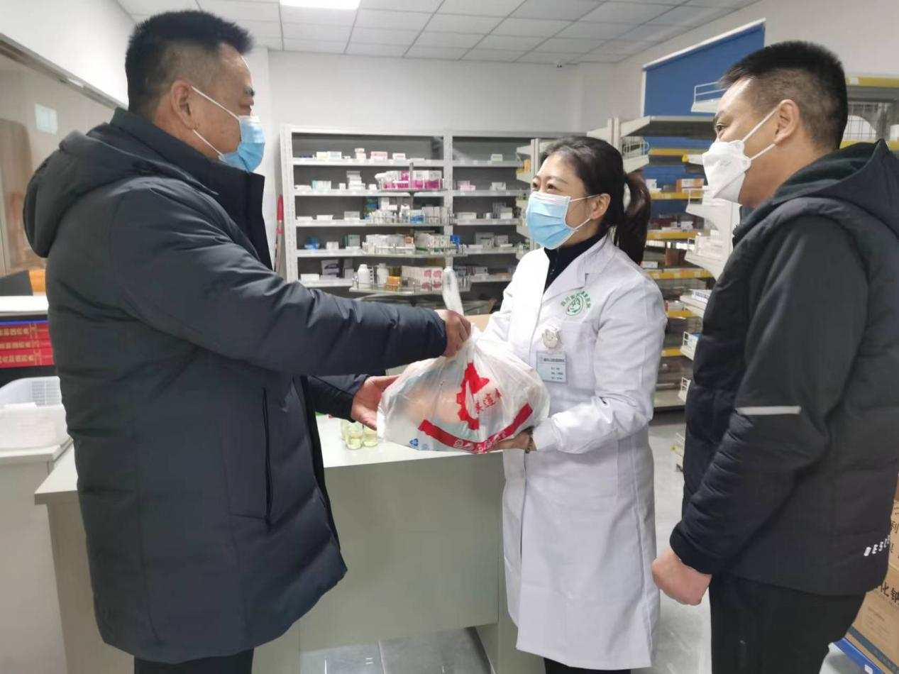 厅二级巡视员周志军 除夕看望慰问省民政康复医院医务人员